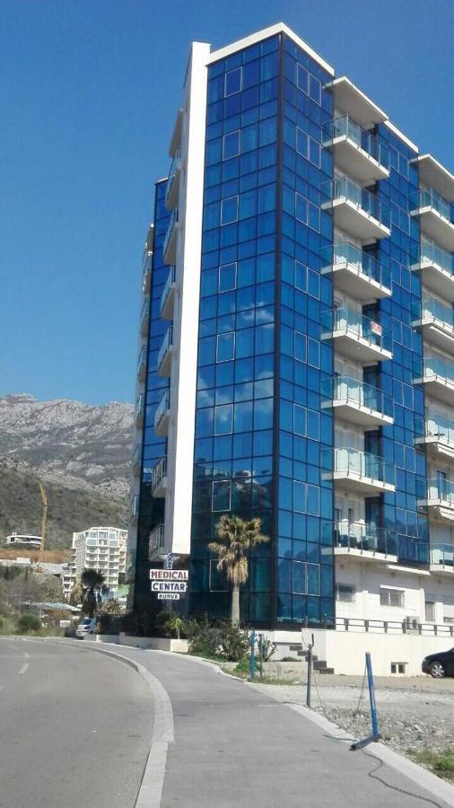 Staklena Kula * Budva