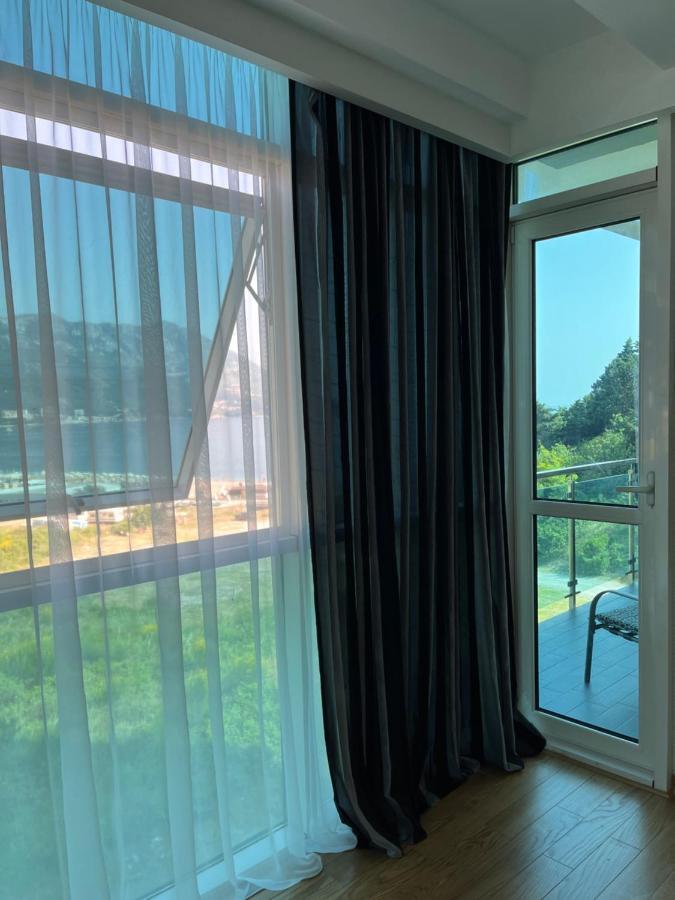 Staklena Kula Apartment Budva