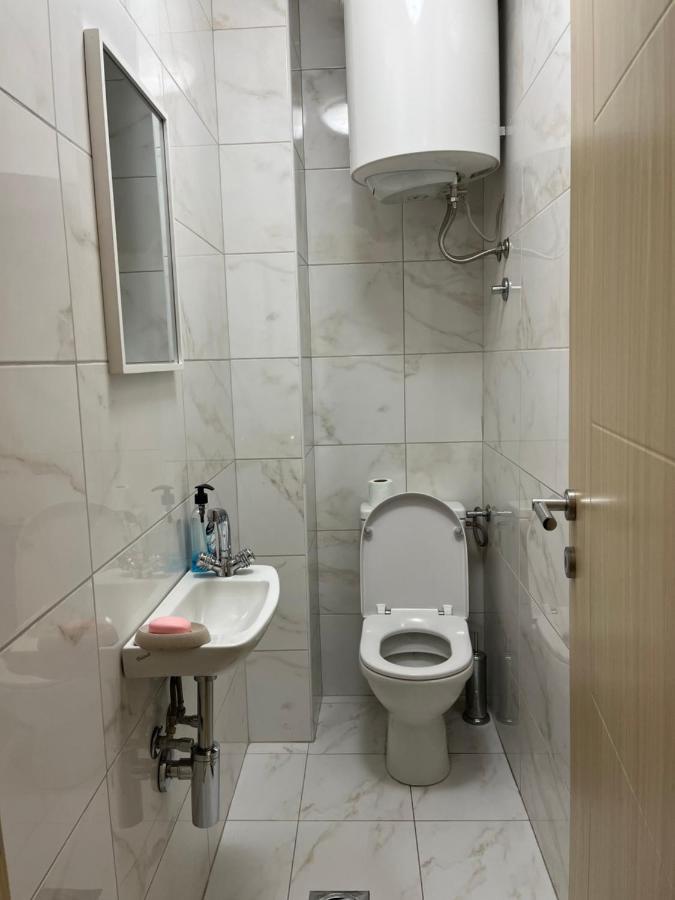 Staklena Kula Budva