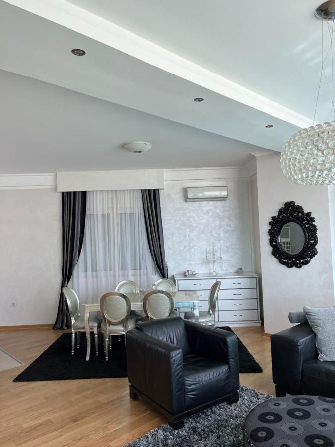 Staklena Kula Apartment Budva