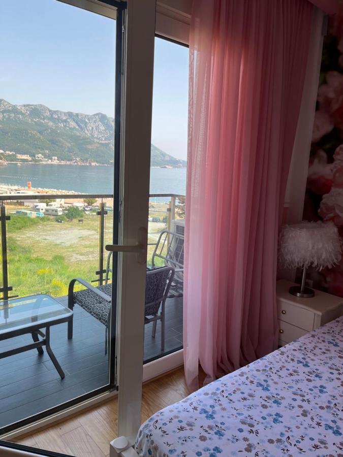 Staklena Kula Apartment Budva