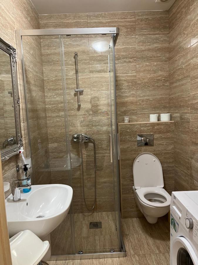Staklena Kula Apartment Budva